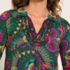 camiseta mujer cuello pico estampada