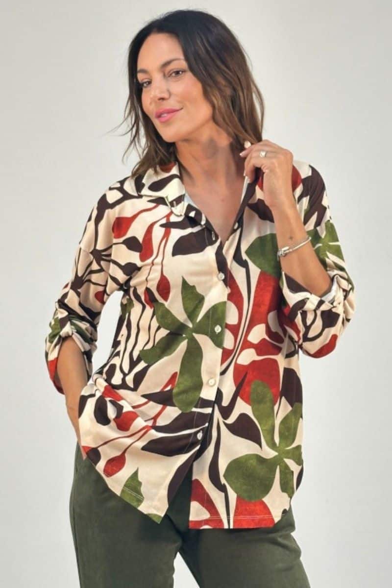 camisa mujer estampada hojas