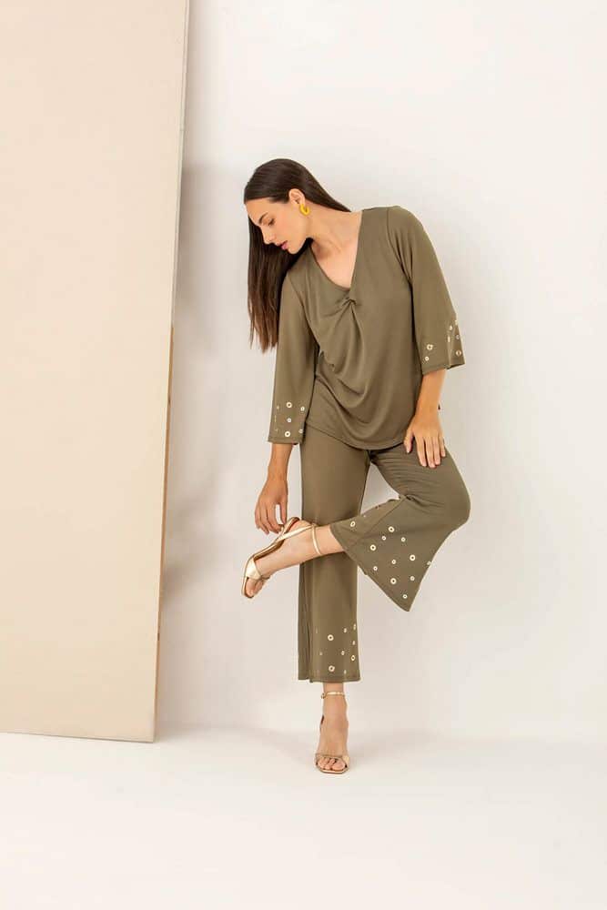 camiseta mujer tachas