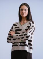jersey-cuello-pico-relieve_1.jpg