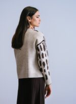 jersey-cuello-pico-relieve_2.jpg