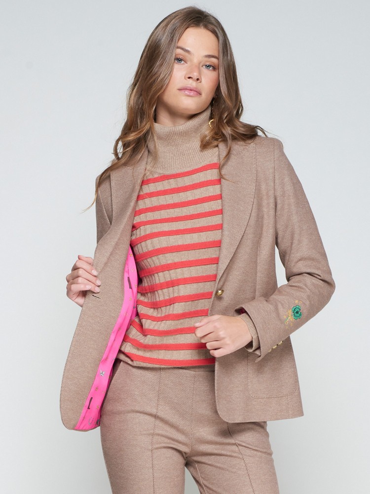 chaqueta-hillary-emb-punto-diagonal-beige.jpg chaqueta-hillary-emb-punto-diagonal-beige.jpg