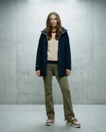 parka-mujer-capucha-ajustable-bolsillos-lopezientos.png