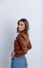 cazadora-entallada-cognac-cremalleras_1.jpg