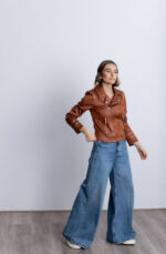 cazadora-entallada-cognac-cremalleras_2.jpg