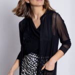 chaqueta-larga-tul-negra_4.jpg
