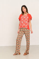 pantalon-pinzas-estampado_3.jpg
