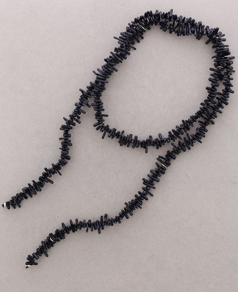 collar-largo-cuentas-corales-resina.jpg