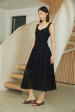 vestido-mujer-largo-tirantes-negro-liso-lopezientos-vista-del-lado.jpg