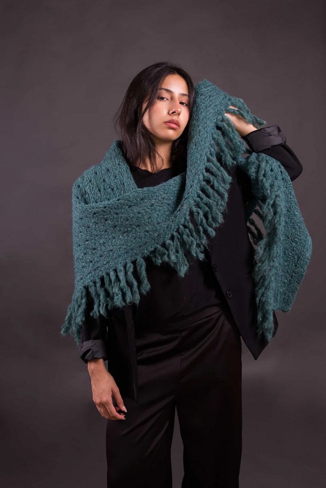 bf25xf.9-bufanda-triangular-verde-con-fleco-MR-complements_900x.jpg
