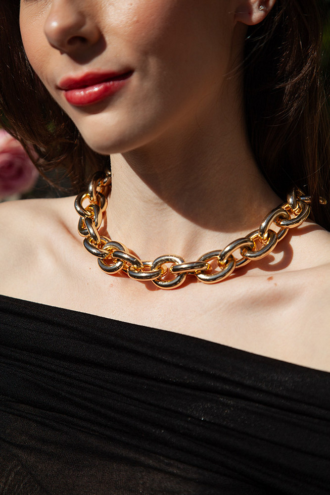 collar-mujer-corto-cadena-dorada-fiesta-lopezientos.jpg