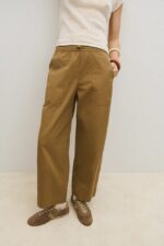 pantalon-bergman-tostado-marron-mod-ss26-eseoese-3adl.jpg