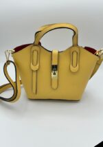 bolso-de-mujer-de-piel-amarillo.jpeg