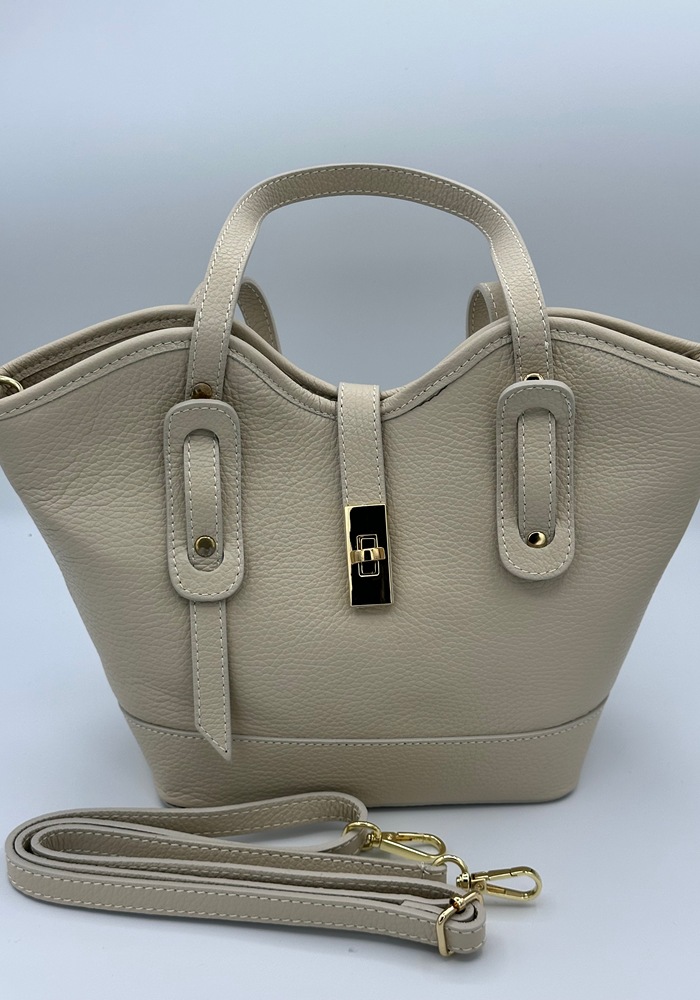 bolso-de-mujer-de-piel-beige.jpeg