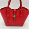 bolso-de-mujer-de-piel-rojo.jpeg
