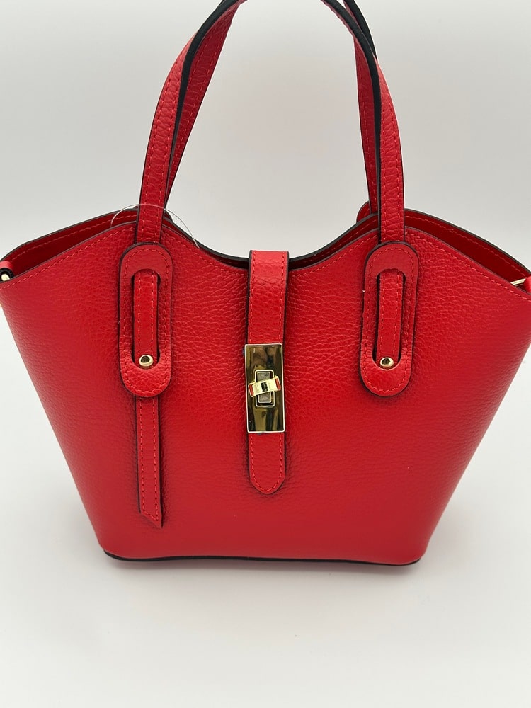 bolso-de-mujer-de-piel-rojo.jpeg