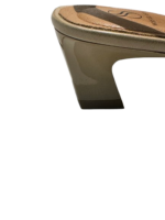 salon-mujer-destalonado-tacon.png