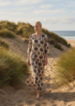 vestido-mujer-largo-cuello-pico-beige-cali-parole-italy.png
