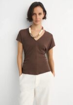 camiseta-akari-marron-ese-o-ese-lopezientos.jpg