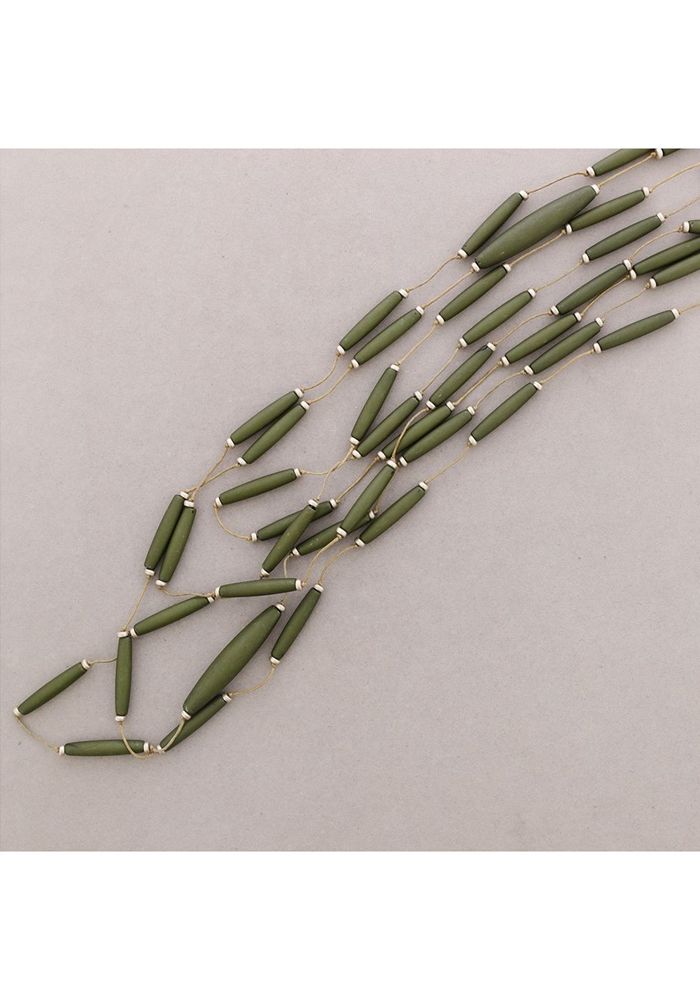 collar-largo-4-tiras-cuentas-resina-verde.jpg