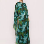 vestido-de-mujer-de-fiesta-largo-con-capa-verde.jpg