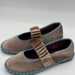 zapato-de-mujer-tipo-mary-jane-terciopelo-vista-lateral.jpg