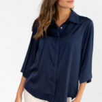camisa-de-mujer-satinada-marino-bmb-lopezientos.jpg