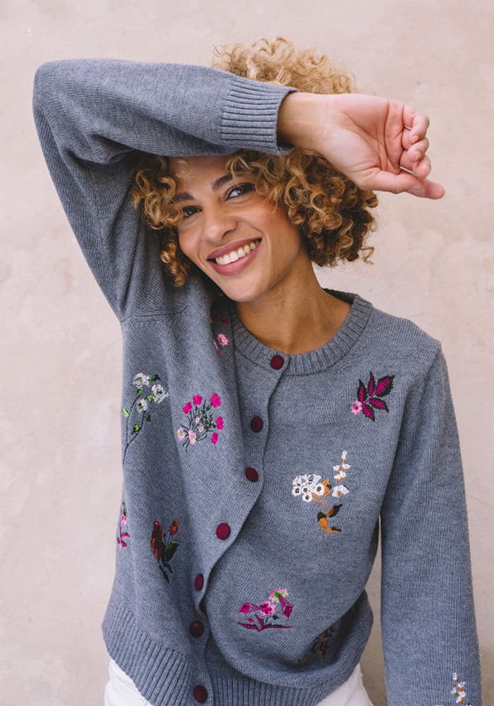cardigan-de-mujer-bordado-floral-hongo-lopezientos.jpg