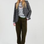 chaqueta-de-mujer-cuadros-marino-gris-vilagallo-lopezientos.jpg