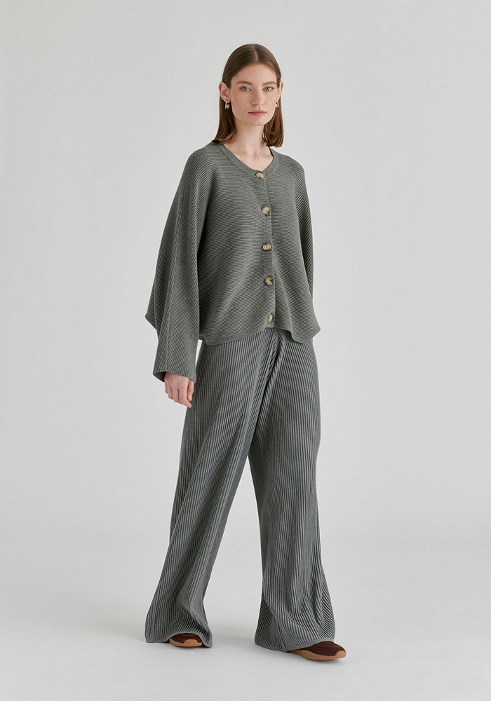 chaqueta-mujer-gris-oversize-canale-gris-paisie-lopezientos.jpg