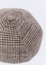 gorro-taupe-blanco-cuadrados-silueteado-eseoese-lopezientos.jpg