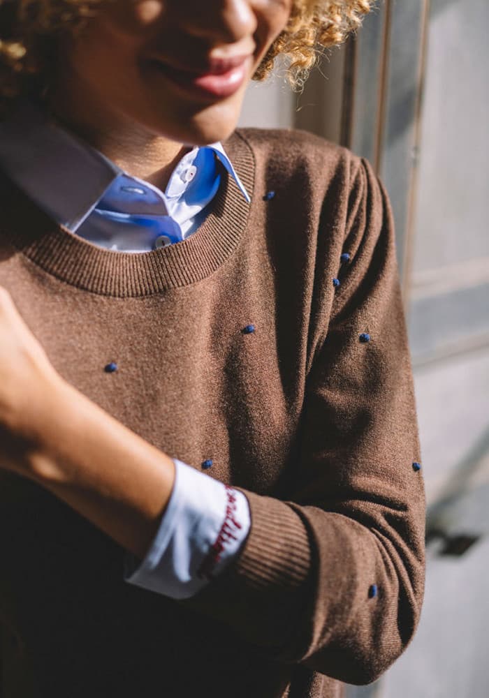 jersey-de-mujer-punto-fino-marron-con-lunares-azules-hongo-lopezientos_1.jpg