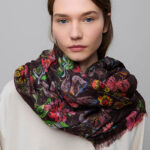 pashmina-de-mujer-de-lana-estampado-floral-aldo-martins-lopezientos.jpg