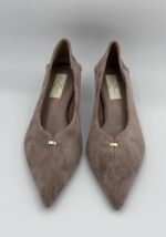 salon-mujer-antelina-kitten-heel-beige-lopezientos.jpeg