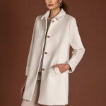abrigo-de-mujer-de-pao-con-botones-beige-estefania-rodriguez-lopezientos.jpg