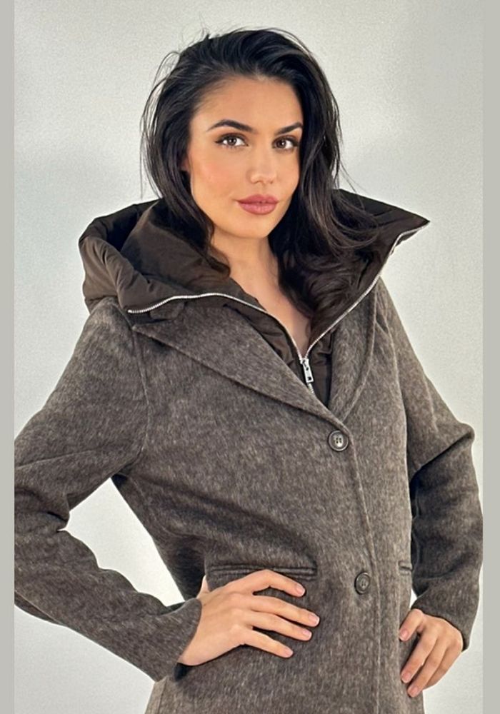 abrigo-largo-de-mujer-lana-con-capucha-gris-lopezientos.JPEG