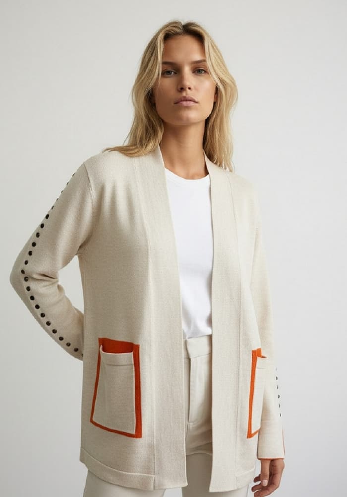 chaqueta-de-mujer-de-punto-tachas-beige-lopezientos.jpg