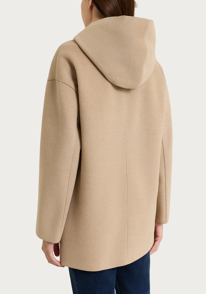 chaqueton-de-mujer-camel-con-capucha-de-lana-vegana-lopezientos.jpg