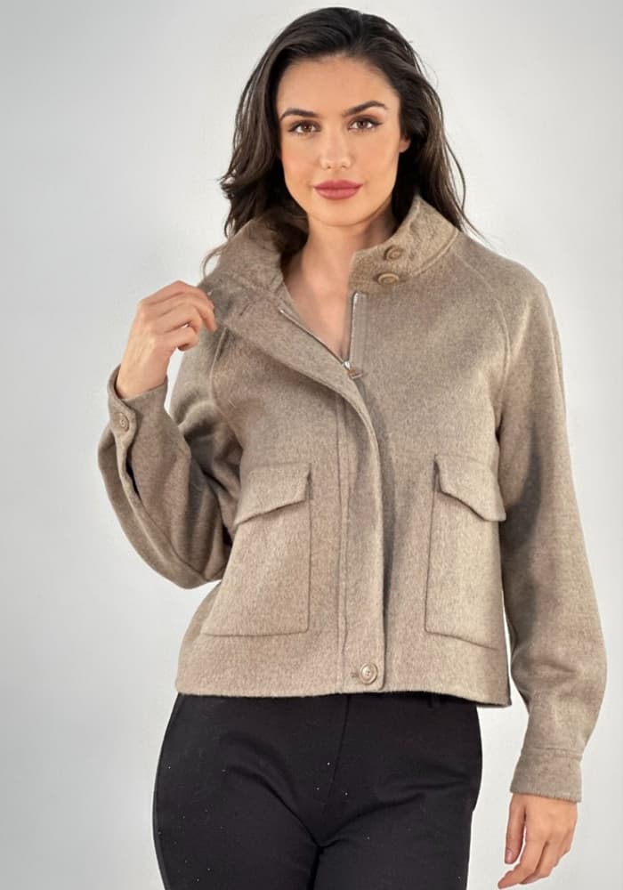 chaqueton-de-mujer-de-lana-beige-bolsillos-plaston.jpg chaqueton-de-mujer-de-lana-beige-bolsillos-plaston.jpg