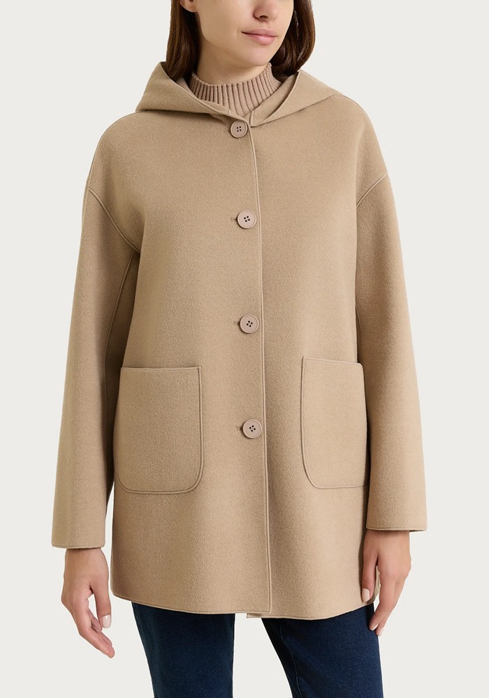 chaqueton-mujer-con-capucha-de-lana-camel-vegana-lopezientos.jpg