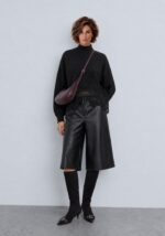 jersey-de-mujer-cuello-perkins-encaje-debajo-negro-influencer-lopezientos.jpg