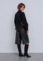 jersey-de-mujer-cuello-perkins-negro-encaje-debajo-influencer-lopezientos.jpg