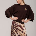 jersey-de-mujer-cuello-redondo-manga-nurcielago-chocolate-soet-lopezientos.jpg