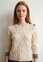 jersey-de-mujer-relieve-detalle-ojales-beige-lopezientos.jpg