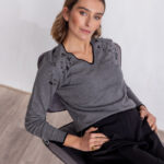 jersey-mujer-gris-tachas-bmb-lopezientos.jpg