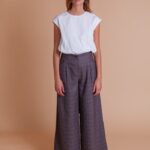 pantalon-de-mujer-gris-estampado-cuadros-bolsillos-lopezientos.jpg