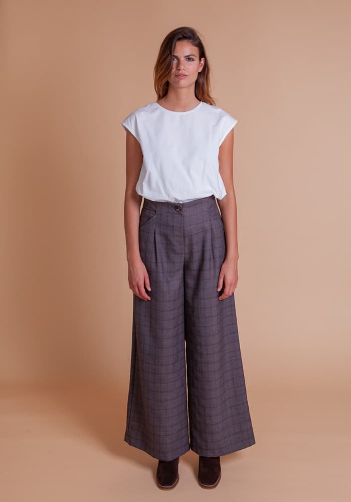 pantalon-de-mujer-gris-estampado-cuadros-bolsillos-lopezientos.jpg