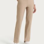 pantalon-de-mujer-recto-bolsillos-beige-lopezientos.jpg