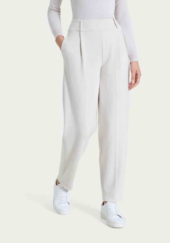 pantalon-de-mujer-terciopelo-nata-lopezientos.jpg pantalon-de-mujer-terciopelo-nata-lopezientos.jpg