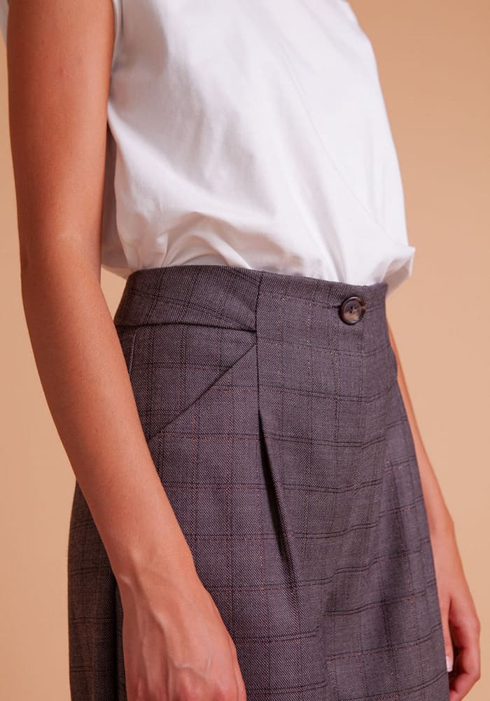 pantalon-mujer-estampado-cuadros-bolsillos-gris-lopezientos.jpg